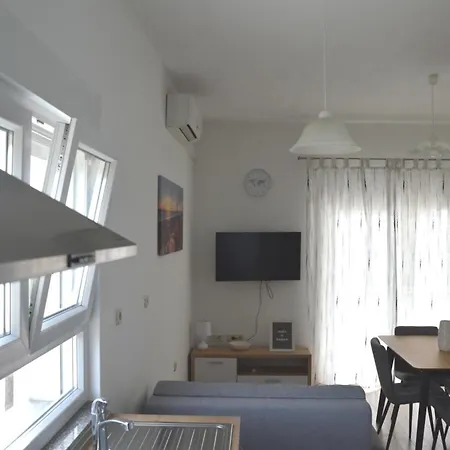 Lb Punta Bajlo Apartment *